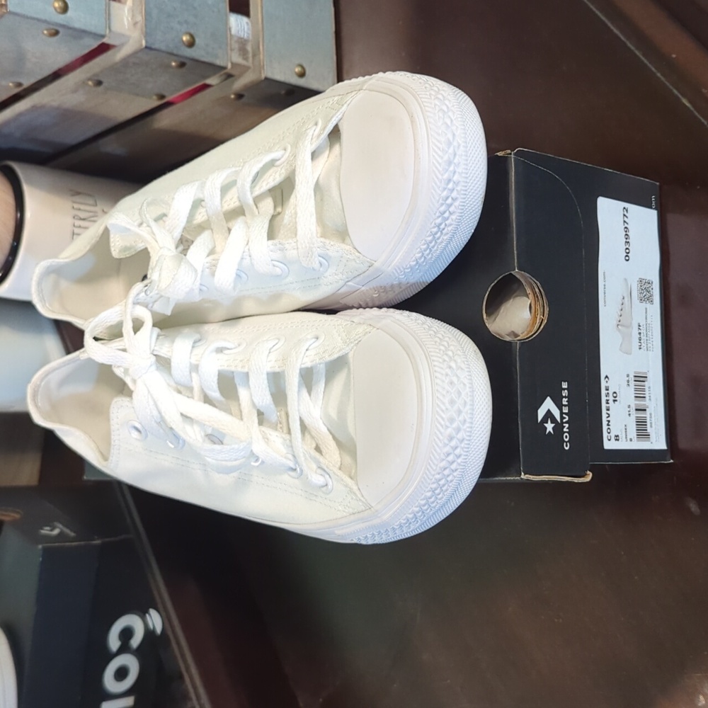 White low top converse sneakers